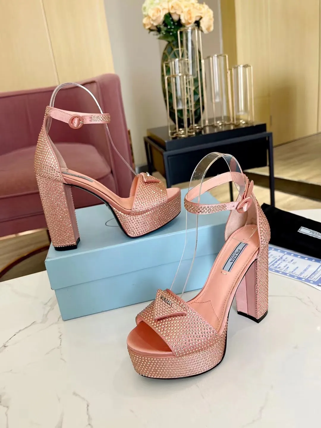 👟👟Ex-factory price 600👟👟 (imitation leather bottom-20) 👉New arrival👈Remove the original board and make a 1:1 replica‼ ️The highest version ✅ Prada's early spring catwalk hot style 😘The latest spring model Thick heel water platform rhinestone series (genuine leather outsole) (simulated leather sole) A must-have for goddesses The upper and the feet are super beautiful 👉The upper is made of imported open-edge beaded cowhide, soft and textured, lining + foot pads, imported sheepskin, breathable and comfortable, private model water platform, heel platform 3.5M, heel height 11.5M Code number 35M-39M (34 40 414243 (custom-made, non-refundable and non-exchangeable)